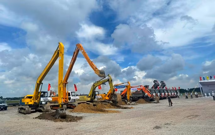 Cầu Nhơn Trạch nằm trong dự án thành phần 1A dài khoảng 8,75km đi qua Đồng Nai và TP.HCM, cũng là bước đầu tiên trong việc xây dựng đường vành đai 3.