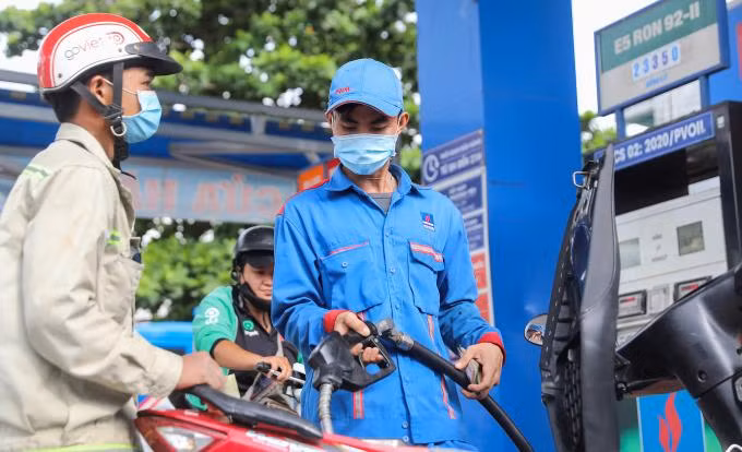 Dự đoán giá mỗi lít xăng ngày 21/9 được dự đoán giảm 140-310 đồng một lít