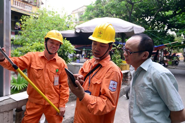 Bộ Công Thương đề xuất EVN được điều chỉnh tăng giá điện khi giá bán lẻ bình quân tăng 1% Bộ Công Thương đề xuất EVN được điều chỉnh tăng giá điện khi giá bán lẻ bình quân tăng 1%