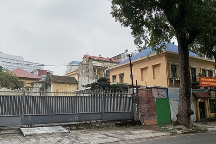 Lô &quot;đất vàng&quot; 69 Nguyễn Du đến nay vẫn là bãi đất trống