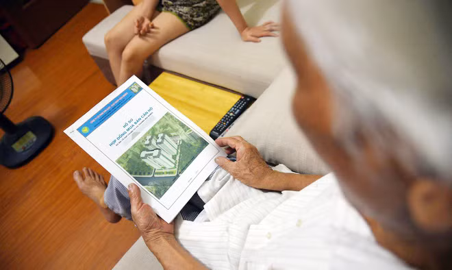 Người dân chỉ có hợp đồng mua bán với chủ đầu tư để chứng minh căn hộ thuộc sở hữu của mình.