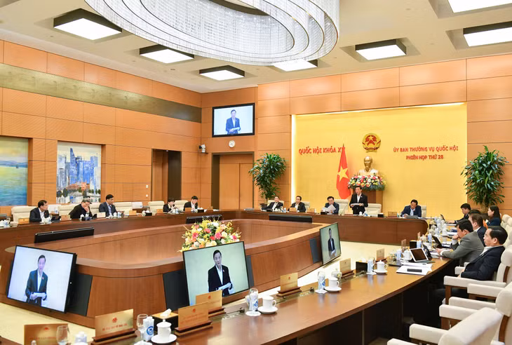 Phó Chủ tịch Quốc hội Nguyễn Khắc Định điều hành nội dung Phiên họp