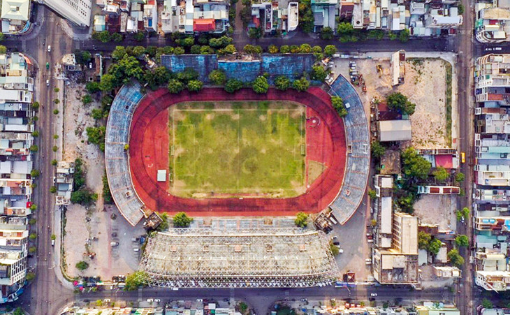 Sân vận động Chi Lăng được Đà Nẵng bán cho Tập đoàn Thiên Thanh và trở thành tài sản thi hành án sau khi Phạm Công Danh bị bắt