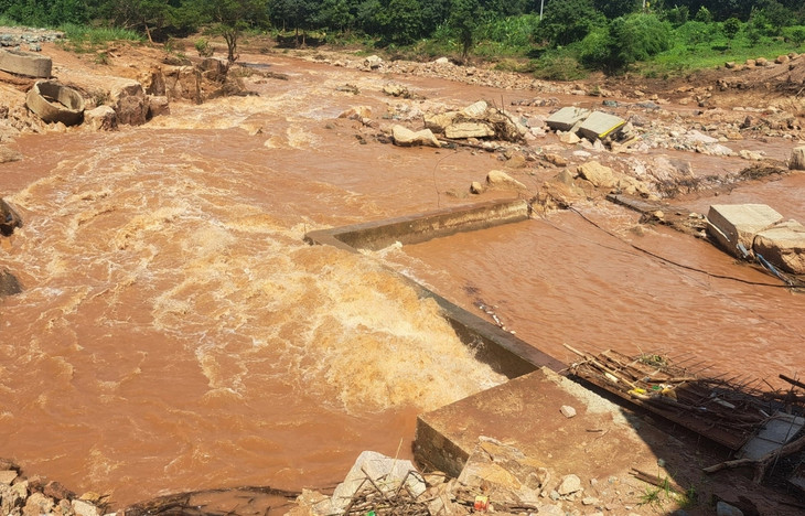Hiện trường vụ vỡ đập thuỷ điện