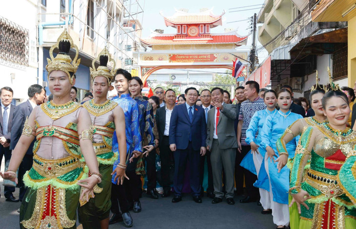Chủ tịch Quốc hội Vương Đình Huệ dự lễ khai trương Phố Việt Nam