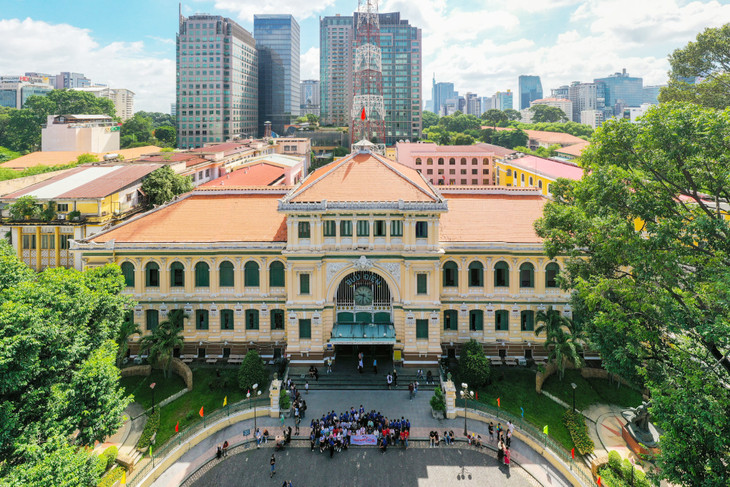 Bưu điện TP.HCM nằm trong hạng mục 10 điểm check in thú vị tại Thành phố