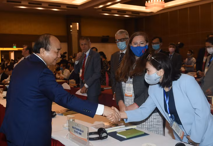 Hội nghị quy tụ các nhà khoa học, các chuyên gia đầu ngành trong nước và quốc tế, đại diện Đại sứ quán nhiều nước tại Việt Nam, đại diện các tổ chức: WB, UNDP, JICA, Viện Nghiên cứu lúa quốc tế…; lãnh đạo 13 tỉnh ĐBSCL. Ảnh: VGP