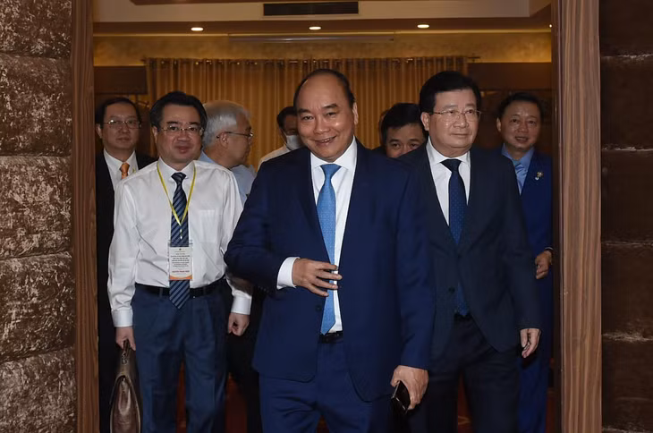 Thủ tướng Chính phủ Nguyễn Xuân Phúc, Phó Thủ tướng Trịnh Đình Dũng và các đại biểu đến dự Hội nghị. Ảnh: VGP
