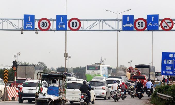 Cầu Thanh Trì luôn đông phương tiện qua lại