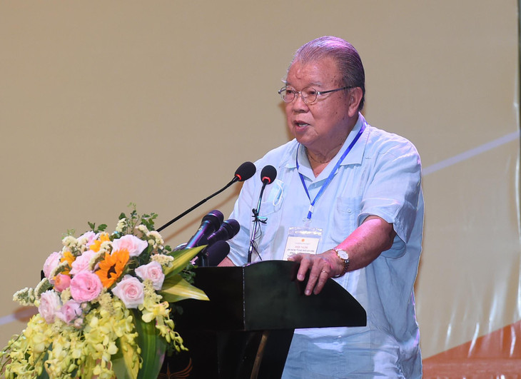 Giáo sư Võ Tòng Xuân, Đại học Nam Cần Thơ phát biểu tại Hội nghị. Ảnh: VGP