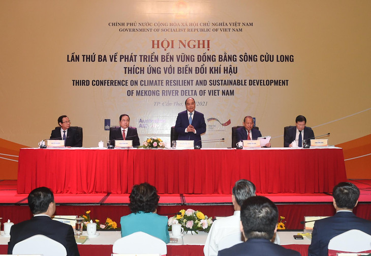 Đồng chủ trì Hội nghị với Thủ tướng Chính phủ có các đồng chí: Đồng chí Trần Thanh Mẫn, Ủy viên Bộ Chính trị, Bí thư Đảng đoàn MTTQ Việt Nam, Chủ tịch Ủy ban Trung ương MTTQ Việt Nam; đồng chí Nguyễn Văn Nên, Ủy viên Bộ Chính trị, Bí thư Thành ủy TPHCM; đồng chí Trương Hoà Bình, Phó Thủ tướng Thường trực Chính phủ; đồng chí Trịnh Đình Dũng, Phó Thủ tướng Chính phủ. Ảnh: VGP