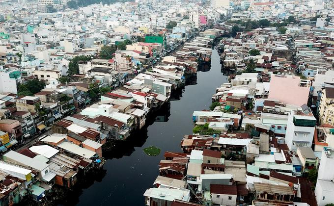 Rạch Xuyên Tâm đoạn qua quận Bình Thạnh nhìn từ trên cao