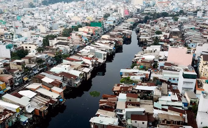 Rạch Xuyên Tâm đoạn qua quận Bình Thạnh nhìn từ trên cao