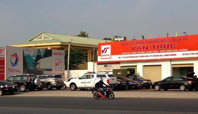 Có 3 cây xăng Vân Trúc ở Bình Dương bị khám xét