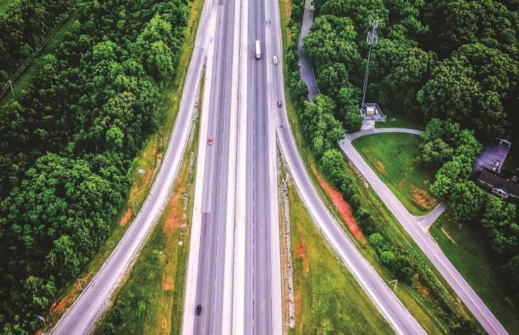 Lâm Đồng yêu cầu khẩn trương tổ chức rà soát 2 dự án xây dựng đường bộ cao tốc Tân Phú - Bảo Lộc và Bảo Lộc - Liên Khương. Ảnh minh họa Lâm Đồng yêu cầu khẩn trương tổ chức rà soát 2 dự án xây dựng đường bộ cao tốc Tân Phú - Bảo Lộc và Bảo Lộc - Liên Khương. Ảnh minh họa