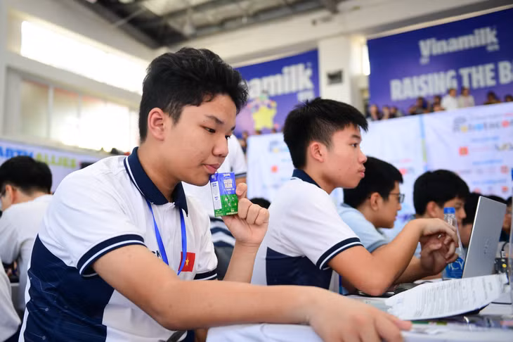 Hơn 20.000 sản phẩm Vinamilk đã được dành để tiếp sức cho các tuyển thủ robot trong hơn 1 tháng diễn ra cuộc thi