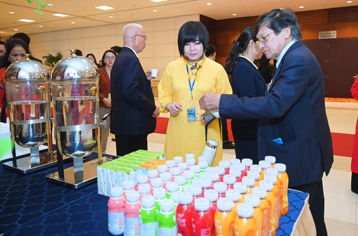 Các loại sản phẩm có mặt tại sự kiện bao gồm những sản phẩm cao cấp, được người tiêu dùng yêu thích và tin dùng, như sữa tươi tiệt trùng TH true MILK, sữa chua TH true YOGURT, sữa hạt TH true NUT, nước tinh khiết TH true WATER, nước trái cây tự nhiên TH true JUICE, nước gạo rang TH true RICE, trà xanh tự nhiên TH true TEA, sữa tươi tiệt trùng bổ sung yến mạch TH true MILK LIGHT MEAL, nước uống sữa trái cây Mãng cầu tự nhiên TH true JUICE milk, sữa yến mạch TH true OAT - nguồn dinh dưỡng lành mạnh từ thực vật,…