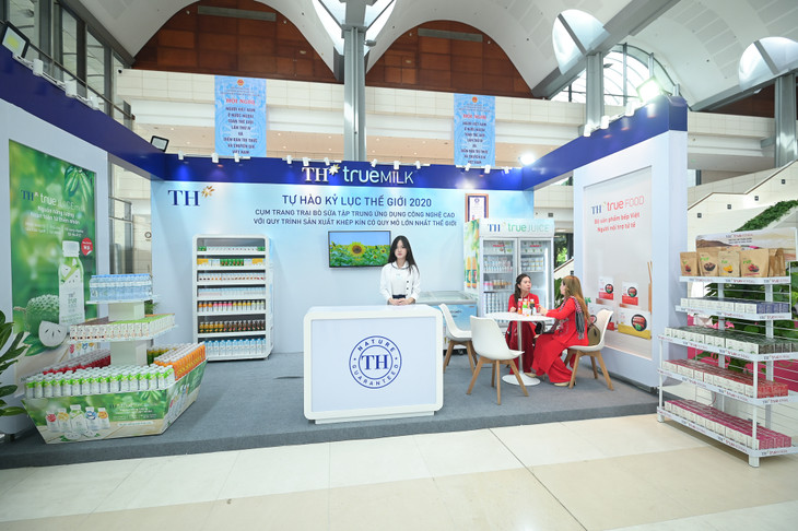 Là một thương hiệu quốc gia, chú trọng phát triển bền vững, bảo vệ môi trường, TH true MILK và các sản phẩm chất lượng quốc tế của mình đã đồng hành, cung cấp các sản phẩm từ sữa, đồ uống tốt cho sức khỏe ở nhiều sự kiện trọng đại của đất nước. Tại Hội nghị Người Việt Nam ở nước ngoài toàn thế giới lần thứ 4 và Diễn đàn Trí thức và chuyên gia Việt Nam ở nước ngoài 2024, TH true MILK là thương hiệu duy nhất cung cấp đồ uống và các sản phẩm từ sữa cho hơn 1.200 quan khách tham gia sự kiện.