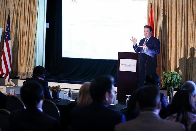 Đại sứ Hoa Kỳ tại Việt Nam Marc E. Knapper đánh giá cao ý nghĩa của sự kiện này và nhấn mạnh hàng không, du lịch, giáo dục, giao lưu nhân dân đóng vai trò rất quan trọng trong quan hệ hai nước - Ảnh: VGP