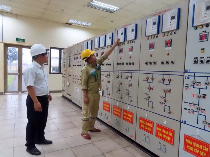 Kiểm tra công tác đảm bảo điện tại trạm biến áp 220kV Chèm