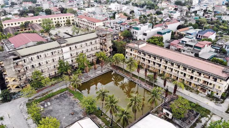 Hàng trăm phòng ký túc xá của Đại học Hồng Đức bị bỏ hoang nhiều năm nay