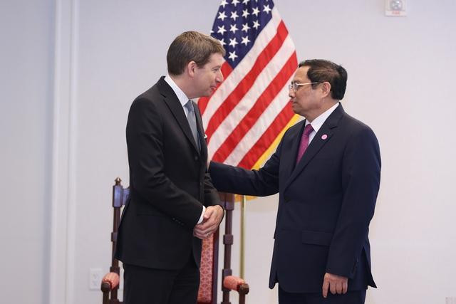 Thủ tướng Phạm Minh Chính đề nghị DFC tiếp tục hỗ trợ Việt Nam trong các lĩnh vực như chuyển đổi xanh, kinh tế tuần hoàn, năng lượng tái tạo, ứng phó biến đổi khí hậu, chuyển đổi số - Ảnh: VGP