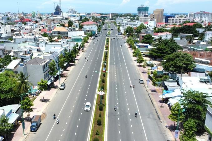Đại lộ Lê Duẩn nối từ Quốc lộ 1 vào trung tâm TP. Phan Thiết