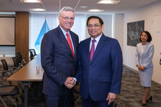 Thủ tướng tiếp ông Alfred Kelly, Chủ tịch và Giám đốc điều hành Visa - Ảnh VGP