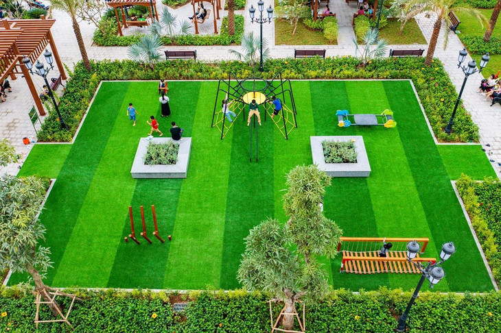 Hàng chục công viên nội đô với bãi cỏ xanh, sân tập, khu vui chơi, trạm nghỉ… đan xen trong các phân khu tại Vinhomes Ocean Park 2 – The Empire đem đến cho cư dân cuộc sống nghỉ dưỡng 365 ngày