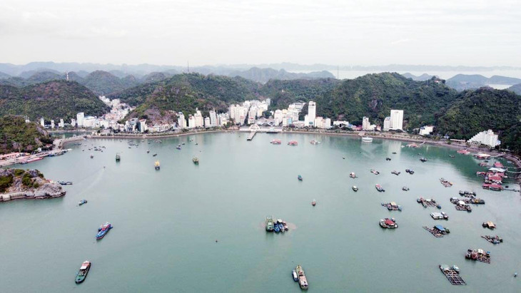 TP. Hải Phòng lên phương án đấu giá gần 50 ha đất vịnh trung tâm Cát Bà để phát triển du lịch, thương mại. TP. Hải Phòng lên phương án đấu giá gần 50 ha đất vịnh trung tâm Cát Bà để phát triển du lịch, thương mại.