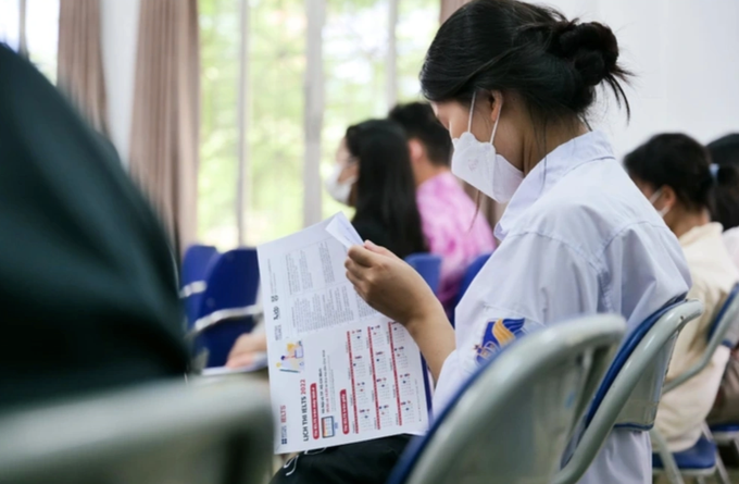 Thí sinh tham dự kỳ thi IELTS tại Việt Nam Thí sinh tham dự kỳ thi IELTS tại Việt Nam