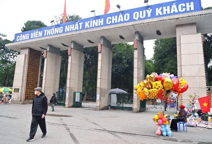 Cổng công viên Thống Nhất phía đường Trần Nhân Tông