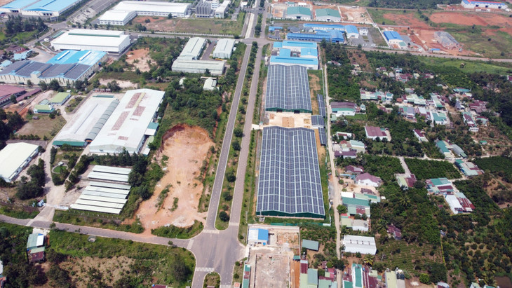 Một góc điện mặt trời được lắp ở Lâm Đồng nhìn từ trên cao