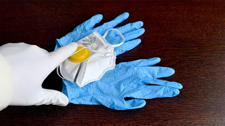 Giám đốc bị cáo buộc lừa bán găng tay y tế chiếm đoạt 3,2 triệu USD. Ảnh minh họa Giám đốc bị cáo buộc lừa bán găng tay y tế chiếm đoạt 3,2 triệu USD. Ảnh minh họa