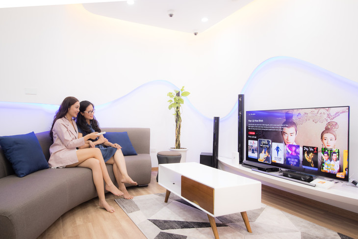 Khách hàng của VNPT được ưu đãi sử dụng gói Home Combo đặc biệt, tích hợp các dịch vụ: WiFi tốc độ cao, Truyền hình 4K và Di động (Data 4G/5G).