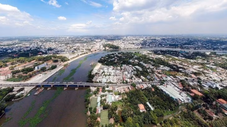 Huyện Củ Chi nằm ở phía tây bắc TP.HCM với diện tích 435 km2, cách trung tâm TP.HCM 33 km.