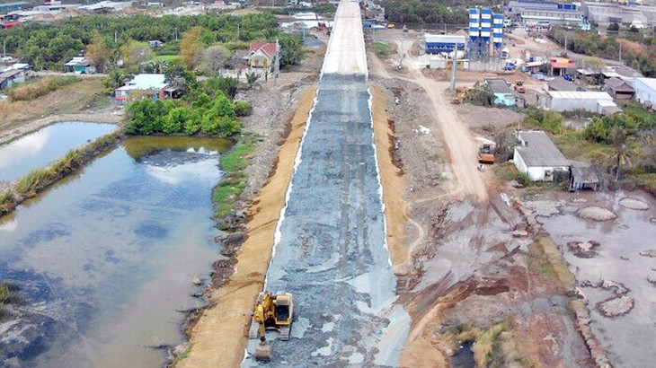 Thi công tuyến tránh Quốc lộ 1 qua TP. Cà Mau nhìn từ trên cao