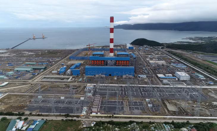 EVNNPT phấn đấu đảm bảo tiến độ chất lượng công trình đầu tư xây dựng là để thực hành tiết kiệm chống lãng phí. Trong ảnh: Trạm biến áp 500kV Vân Phong và đấu nối hoàn thành tháng 11/2022, vượt trước tiến độ so với yêu cầu.