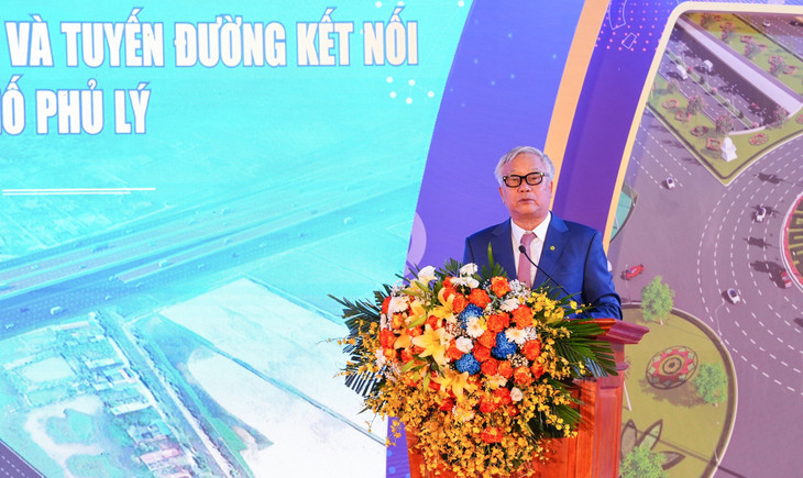 Chủ tịch HĐQT Tổng công ty CP VINACONEX Đào Ngọc Thanh đại diện nhà thầu phát biểu tại Lễ khởi công Chủ tịch HĐQT Tổng công ty CP VINACONEX Đào Ngọc Thanh đại diện nhà thầu phát biểu tại Lễ khởi công