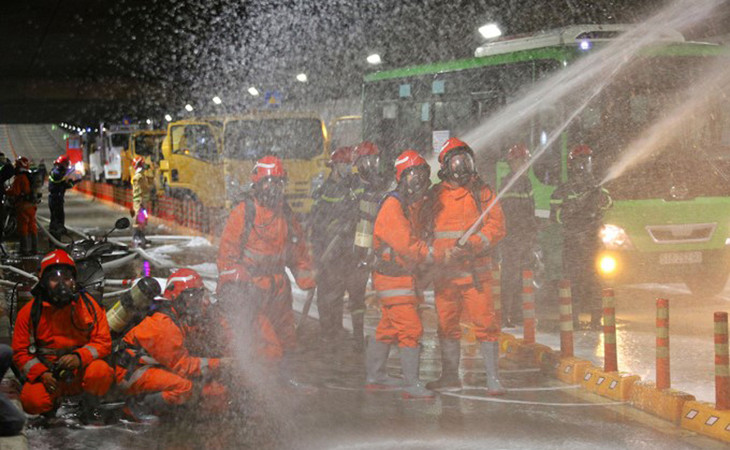 Diễn tập chữa cháy ở hầm sông Sài Gòn Diễn tập chữa cháy ở hầm sông Sài Gòn