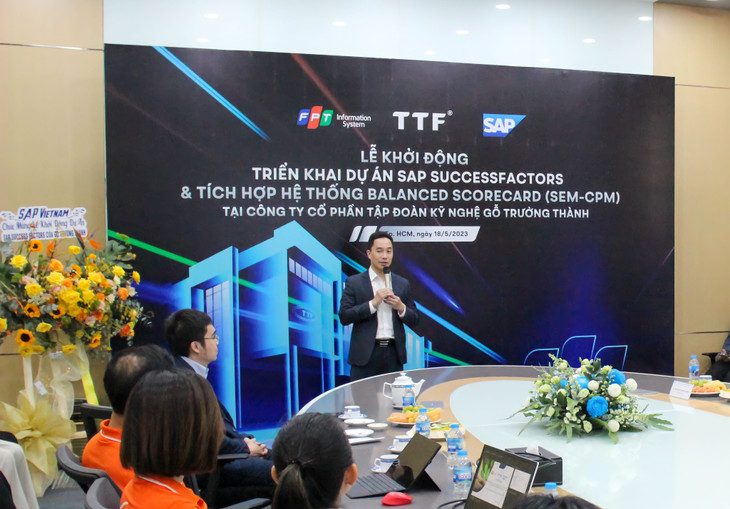Ông Nguyễn Hồng Việt - Tổng Giám đốc SAP Việt Nam - khẳng định SAP sẽ đồng hành cùng FPT IS và Gỗ Trường Thành đưa sự hợp tác đi tới thành công.