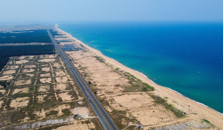 Đường Hùng Vương khu vực ven thị xã Đông Hoà