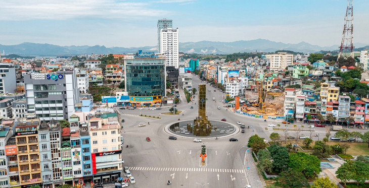 TP. Hạ Long đang là đô thị loại 1, trung tâm giao thông, kinh tế, xã hội của tỉnh Quảng Ninh