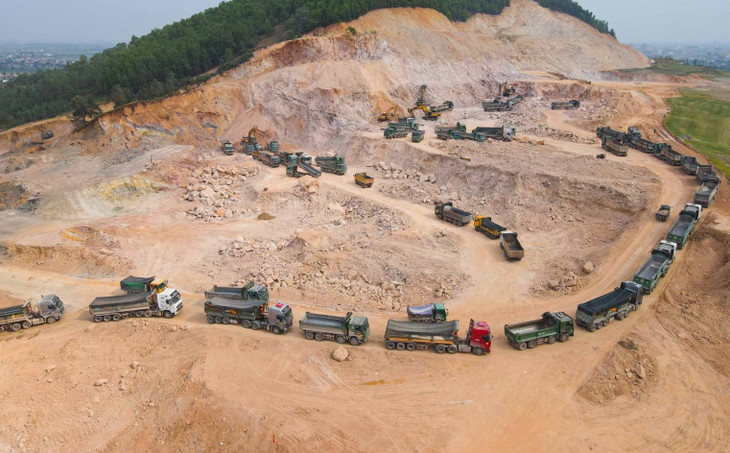 Toàn cảnh khu vực khai thác tại mỏ sân golf Việt Yên, tỉnh Bắc Giang