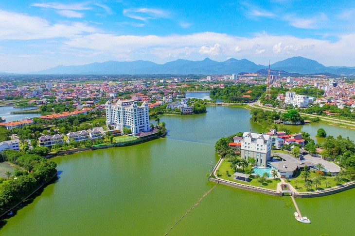 Một góc hồ Đầm Vạc, thành phố Vĩnh Yên, Vĩnh Phúc