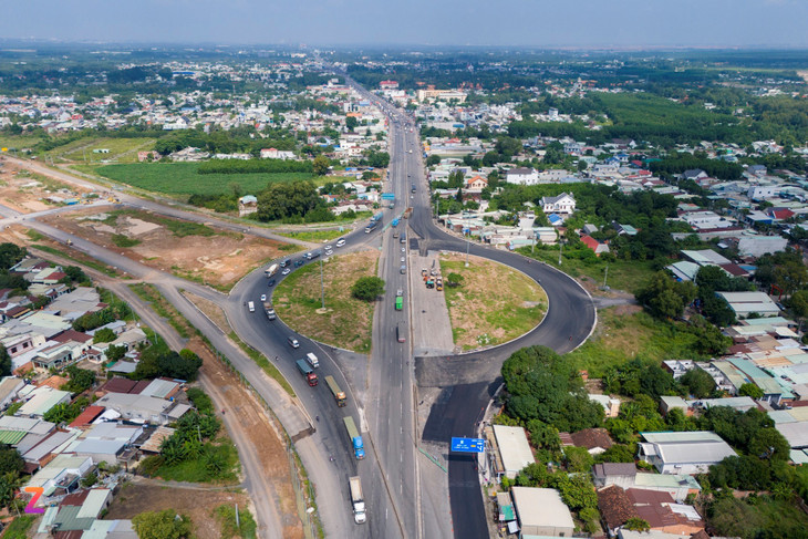 Nút giao cao tốc Bến Lức - Long Thành và Quốc lộ 51 đã cơ bản thành hình…