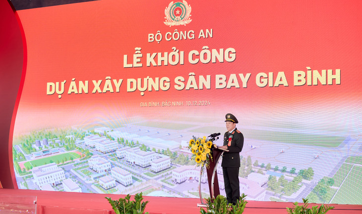 Đại tướng Lương Tam Quang, Ủy viên Bộ Chính trị, Bộ trưởng Bộ Công an chủ trì buổi lễ khởi công.