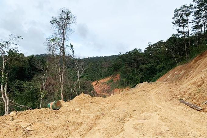 Đường Trường Sơn Đông đi qua rừng Bidop - Núi Bà.