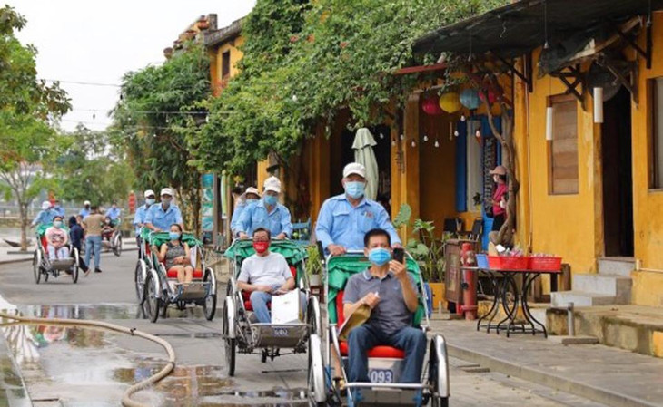 Du khách quốc tế tham quan phố cổ Hội An, Quảng Nam Du khách quốc tế tham quan phố cổ Hội An, Quảng Nam