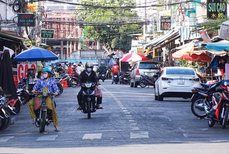 Đường Hà Tôn Quyền tập trung nhiều quán ăn với món sủi cảo nổi tiếng